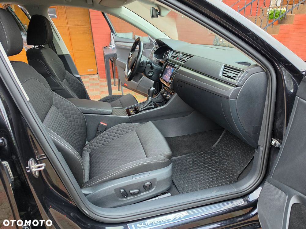 Skoda Superb 2.0 TDI DSG Premium Edition - 16