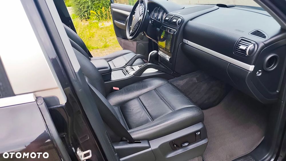 Porsche Cayenne - 33