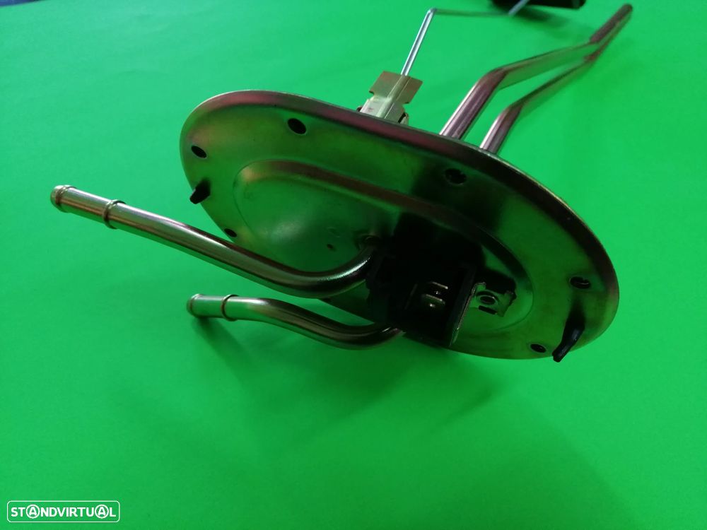 Bóia do nível do gasóleo da Mazda B2500 4X4 Anos 2002 até 2005 - 1