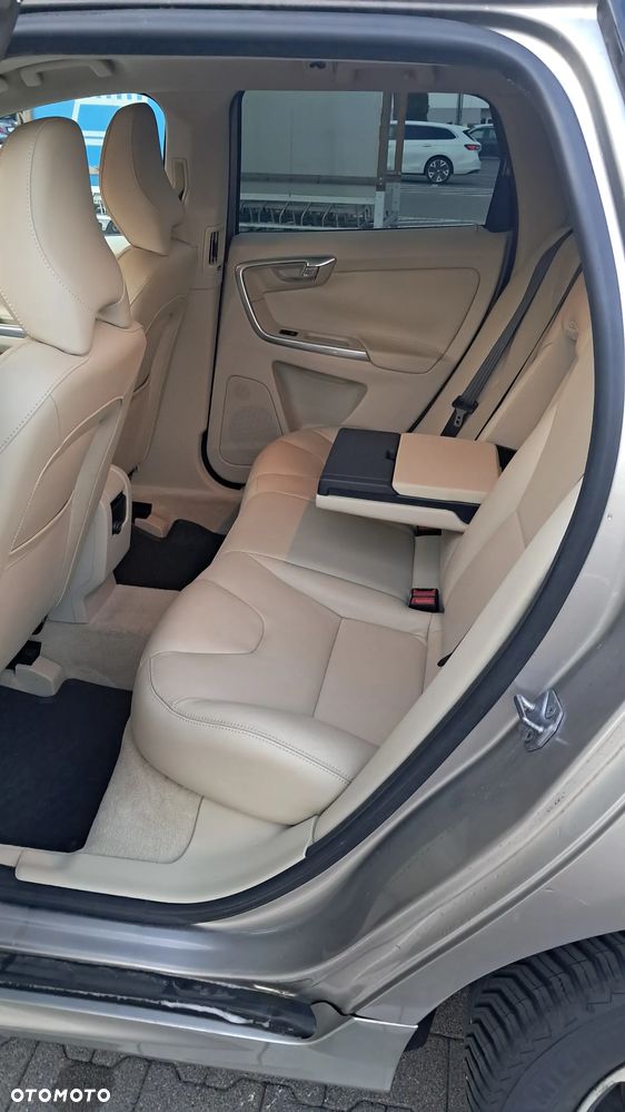 Volvo XC 60 T6 Geartronic Momentum - 9