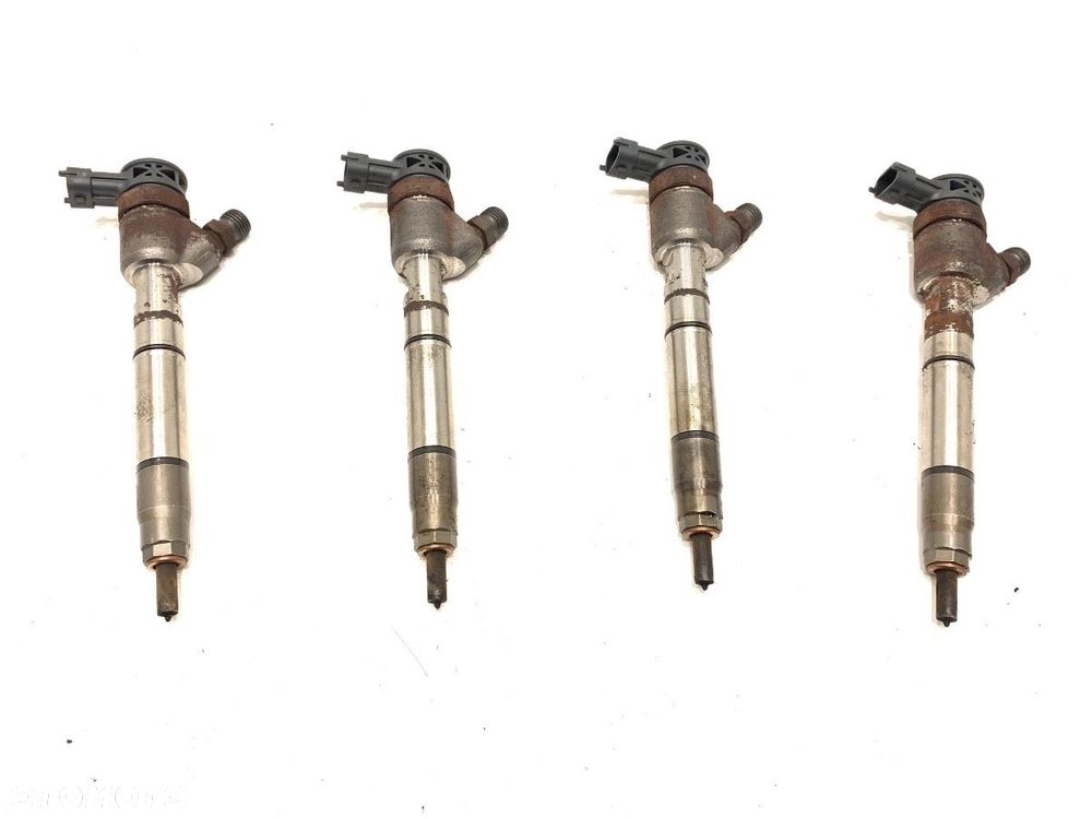 WTRYSKIWACZE KOMPLET  HYUNDAI i30 (GD) 2011 - 2016 1.6 CRDi 81 kW [110 KM] olej napędowy 2011 - - 2