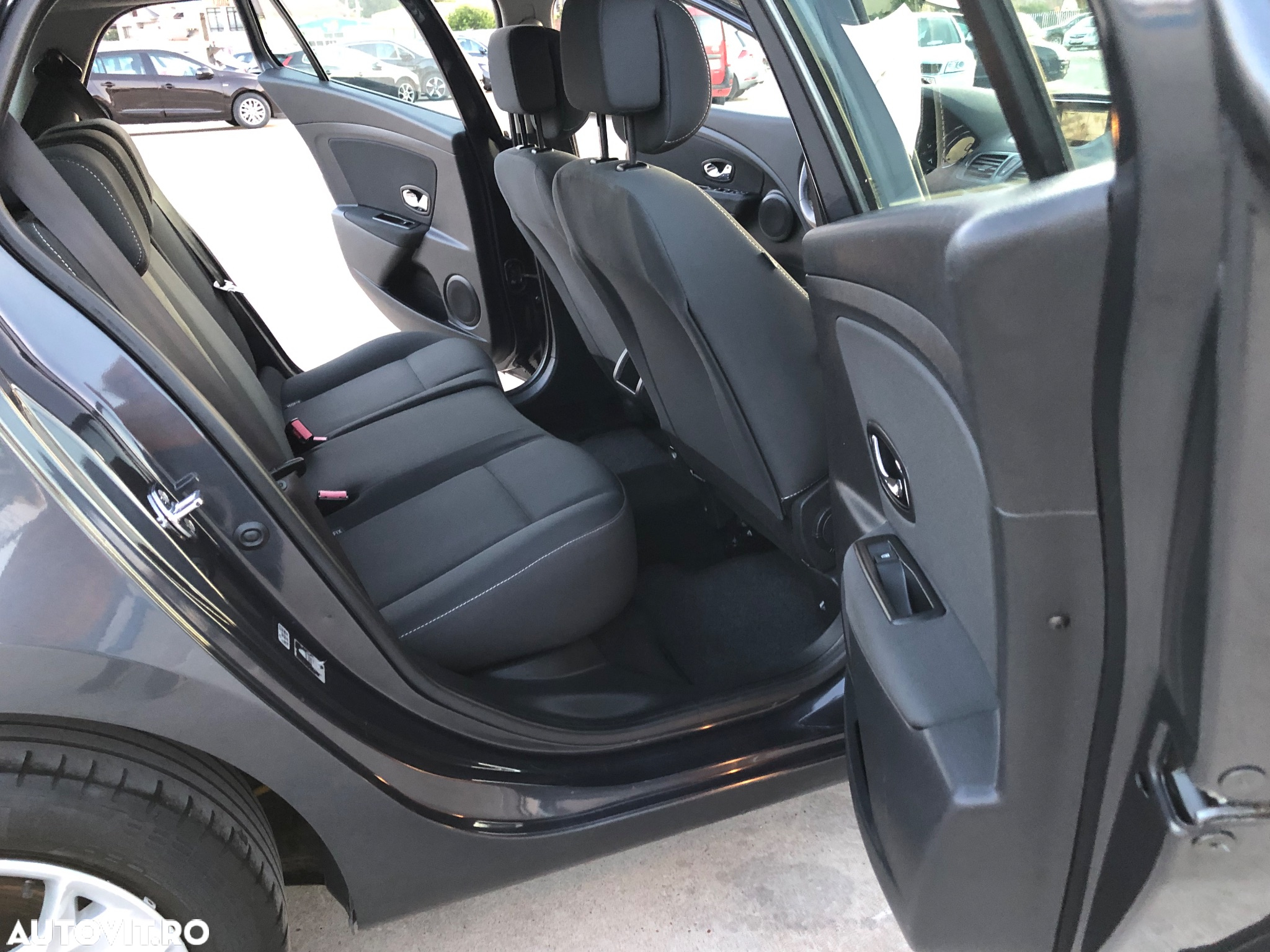Renault Megane 1.5 dCi Expression - 10