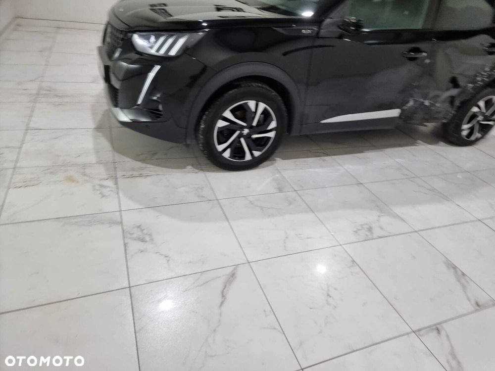 Peugeot 2008 - 11