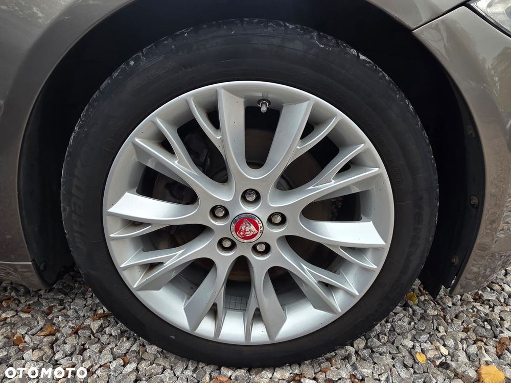 Jaguar XF 3.0 V6 D Luxury - 21