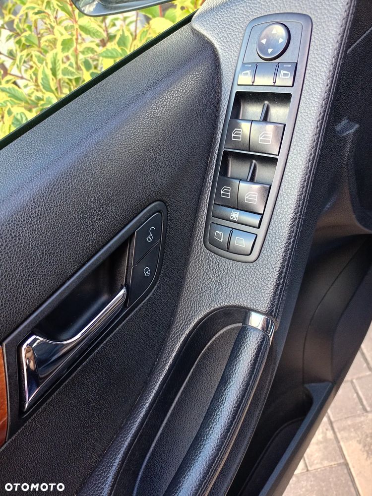 Mercedes-Benz Klasa R 320 CDI 4Matic 7G-TRONIC DPF - 36