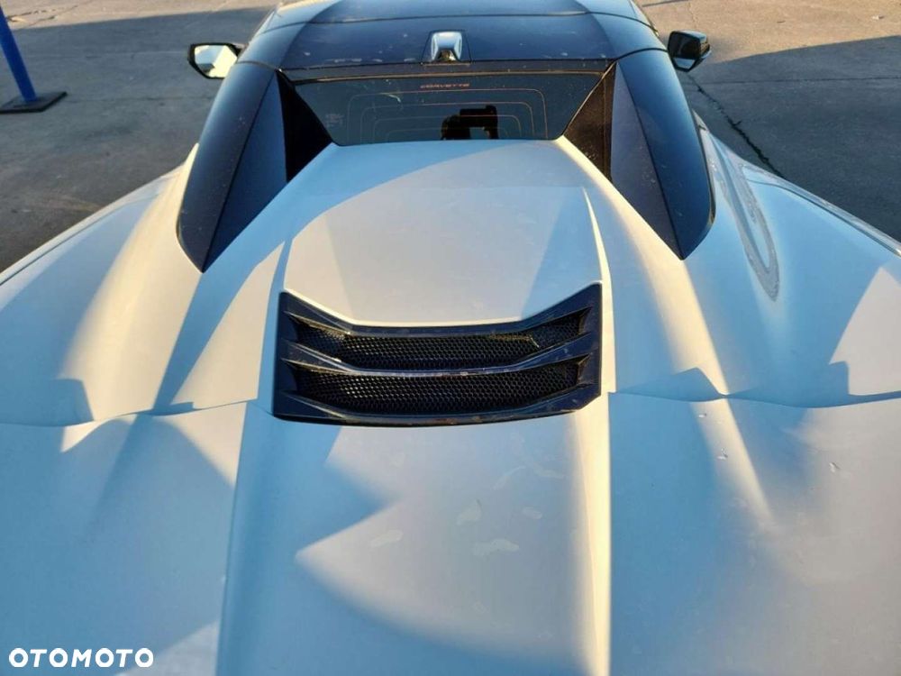 Chevrolet Corvette - 11