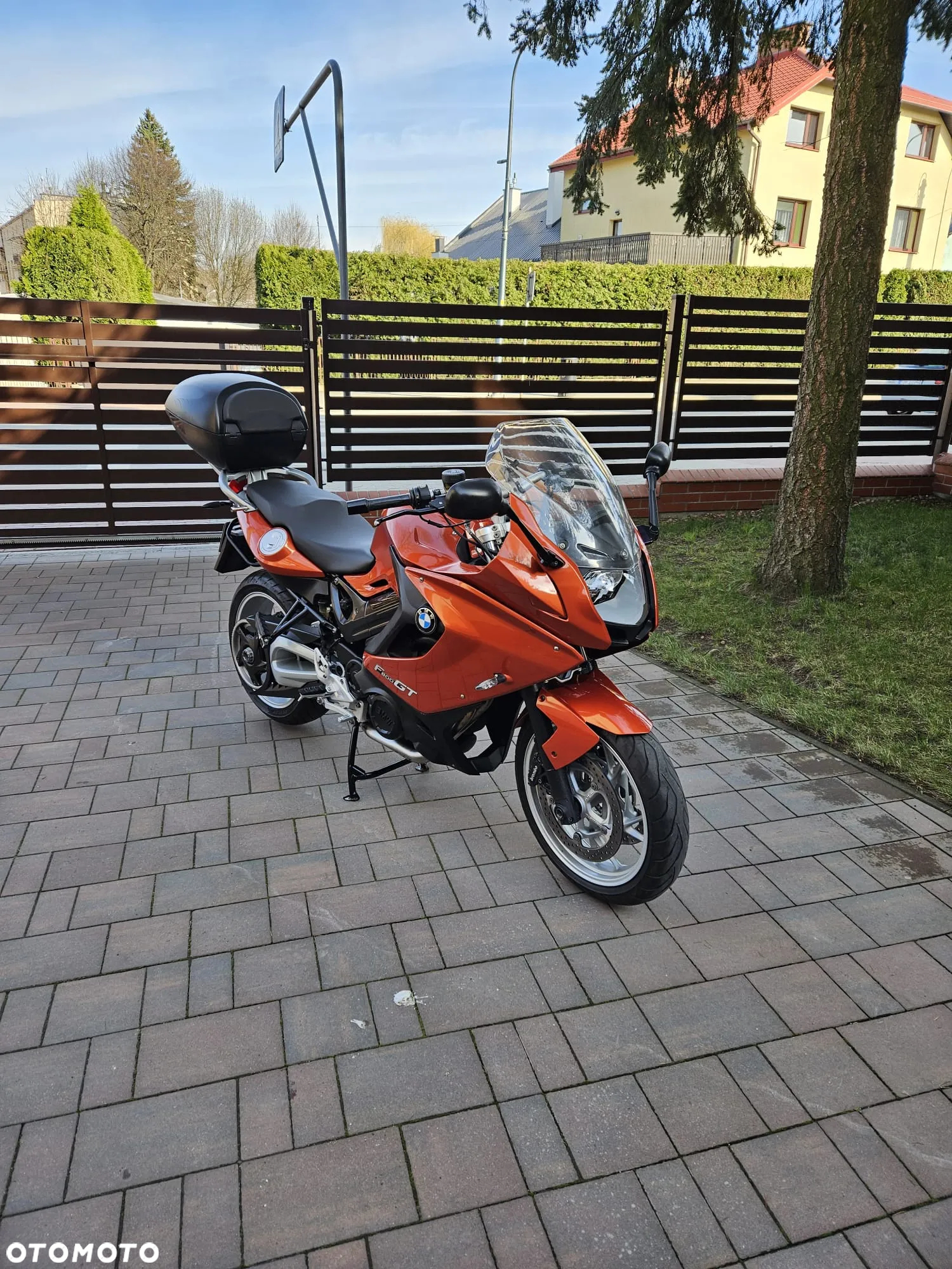 BMW F - 2