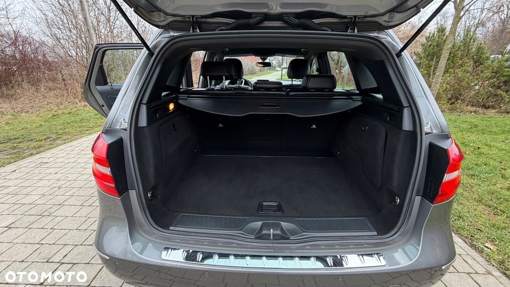 Mercedes-Benz Klasa B 180 (BlueEFFICIENCY) - 29