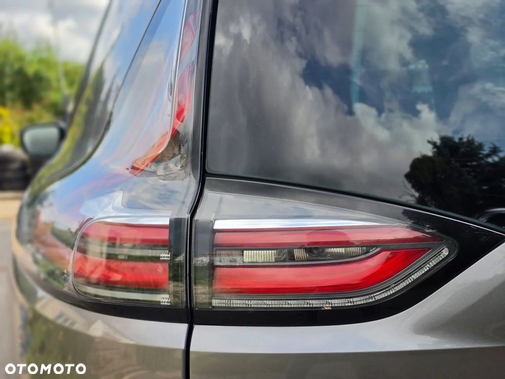 Renault Espace 1.6 dCi Energy Initiale Paris EDC 7os - 10