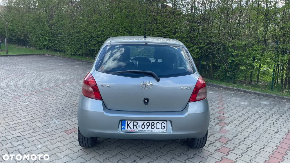 Toyota Yaris 1.3 Luna A/C - 3