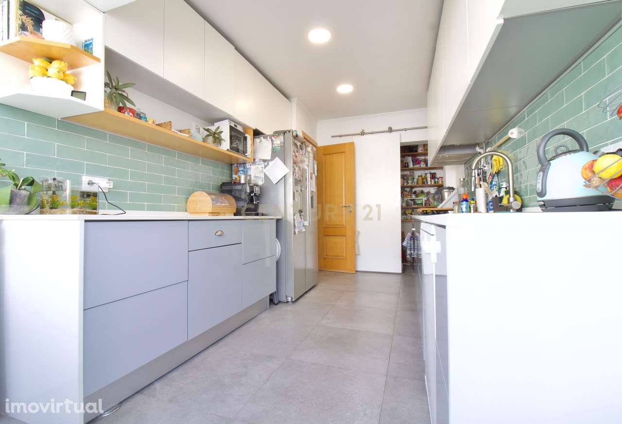 Andar de Moradia T2 + 1 com Logradouro e Sótão , Almada - Grande imagem: 3/60