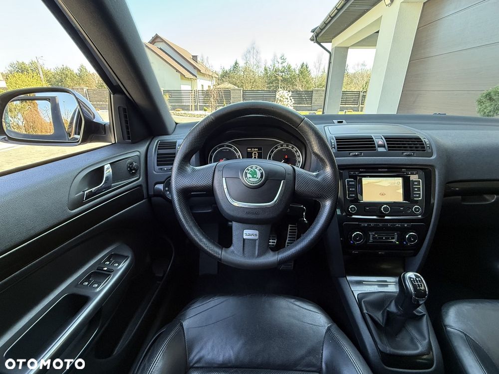 Skoda Octavia 2.0 TSI RS - 20