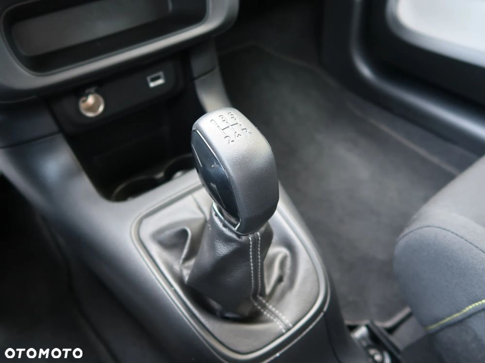 Citroën C3 1.2 PureTech Feel - 23