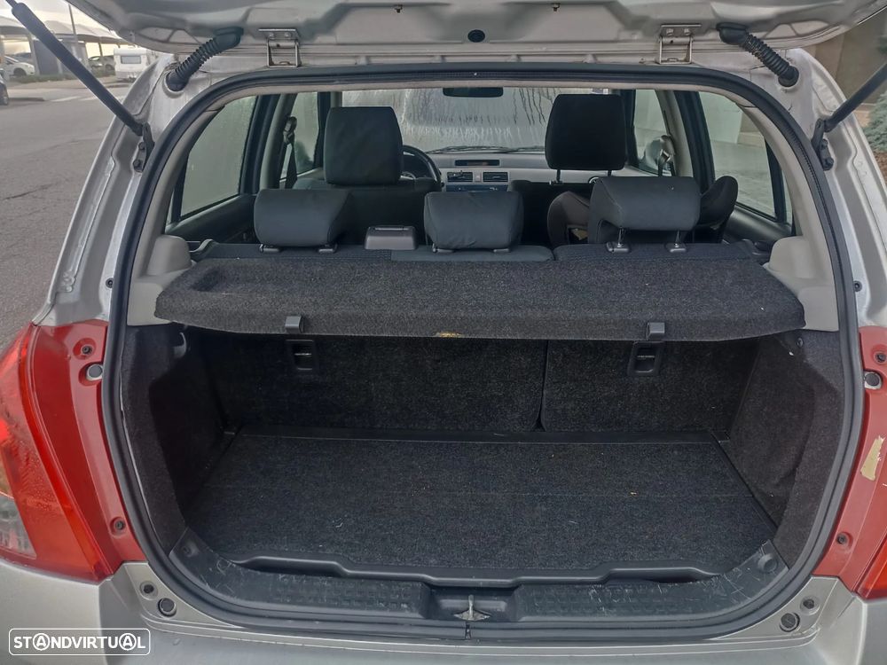 Suzuki Swift 1.3 DDiS GL - 6