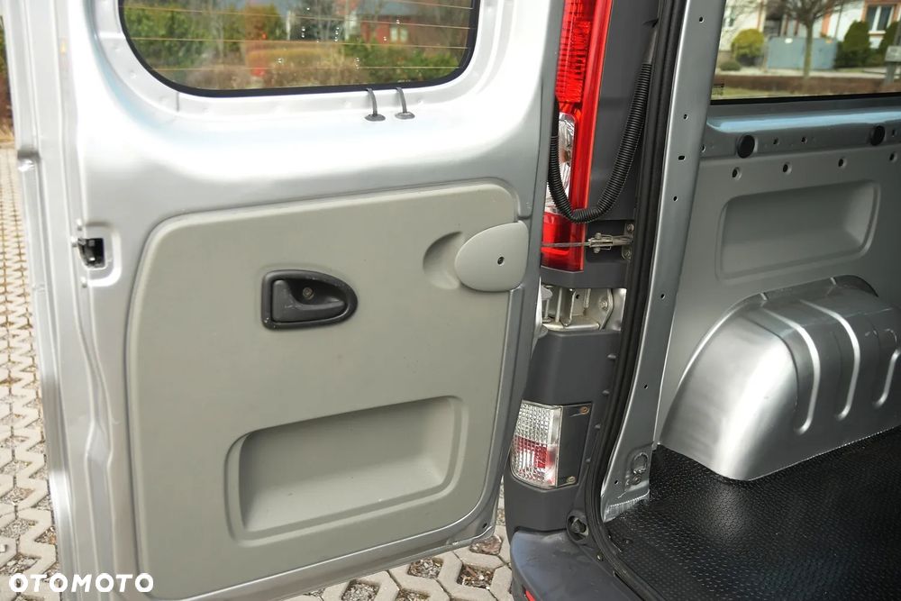 Opel Vivaro - 19