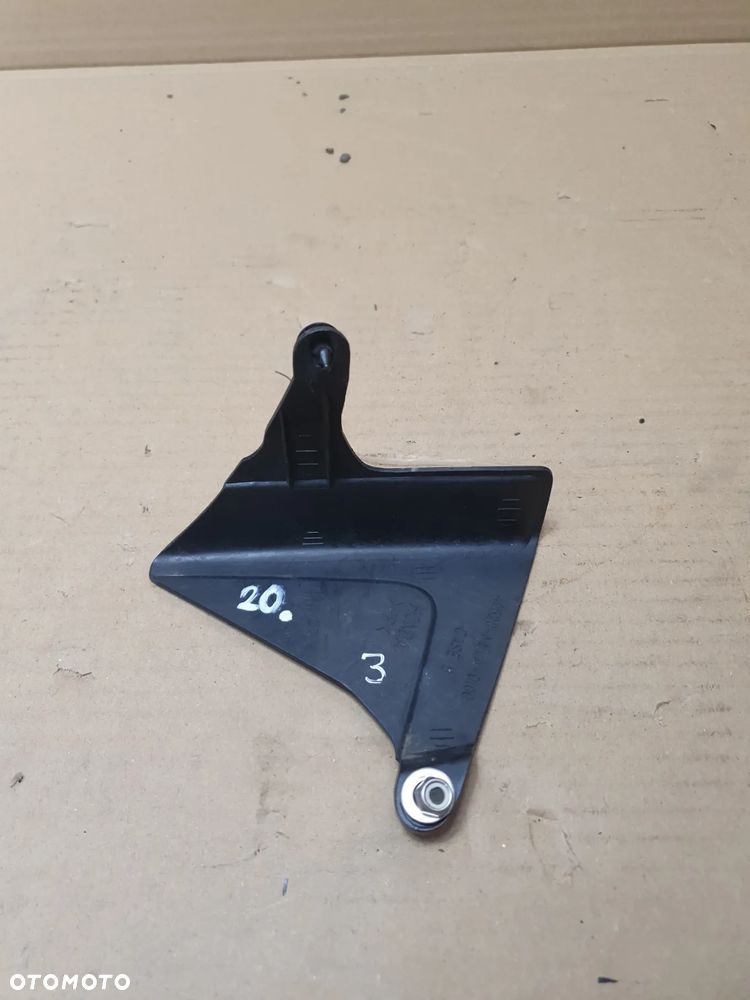 Honda CBR 1000RR Fireblade (2004 - 2005)  40520-MELA-0100 Osłona Łańcucha - 1