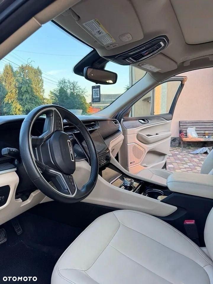 Jeep Grand Cherokee - 12