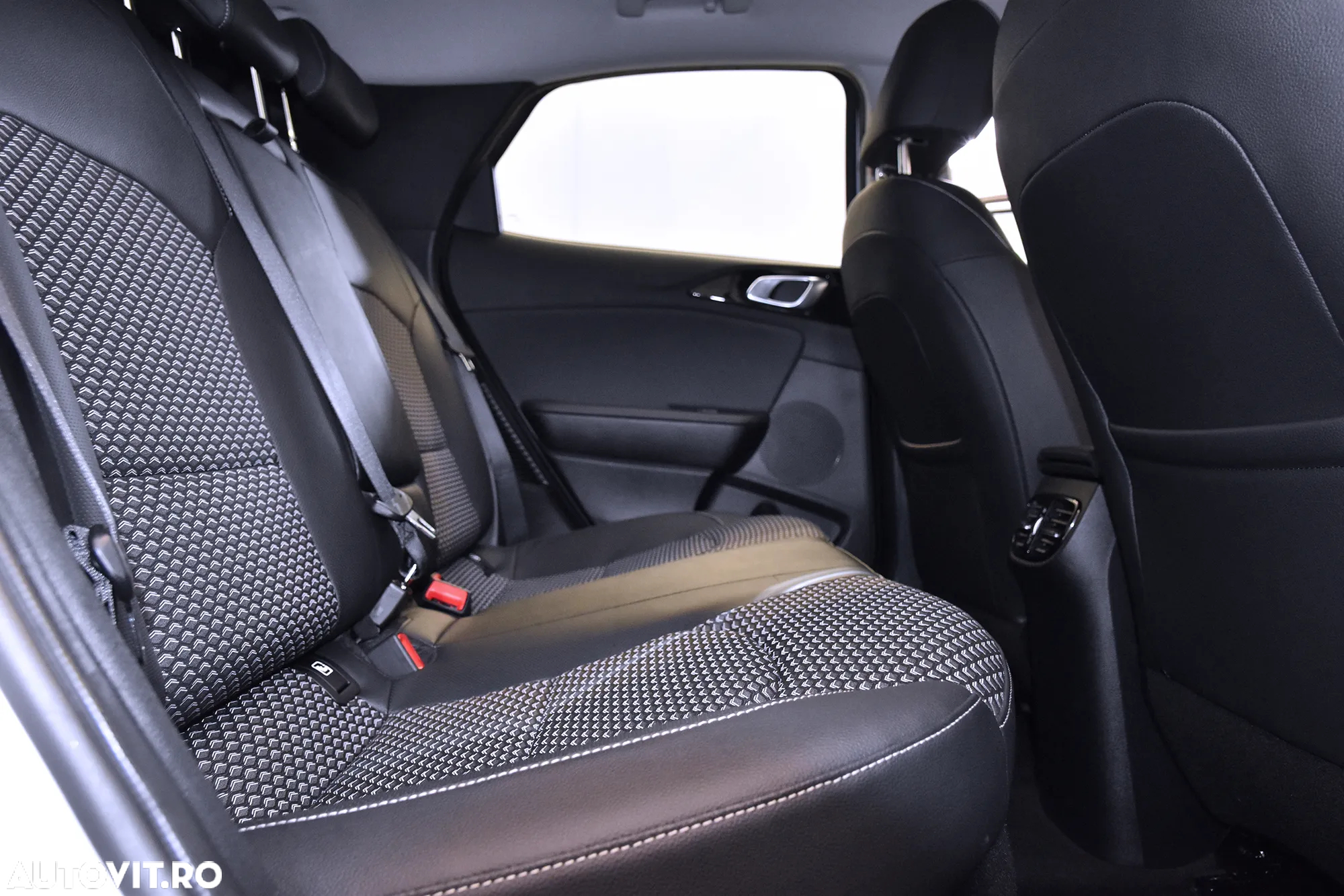 Kia XCeed - 12