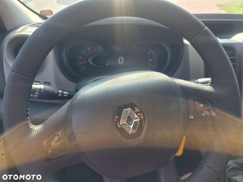 Renault Trafic vivaro 2018 r L2H2 przebieg 107400 km dlugi wysoki klima tempomat nawigacja - 34