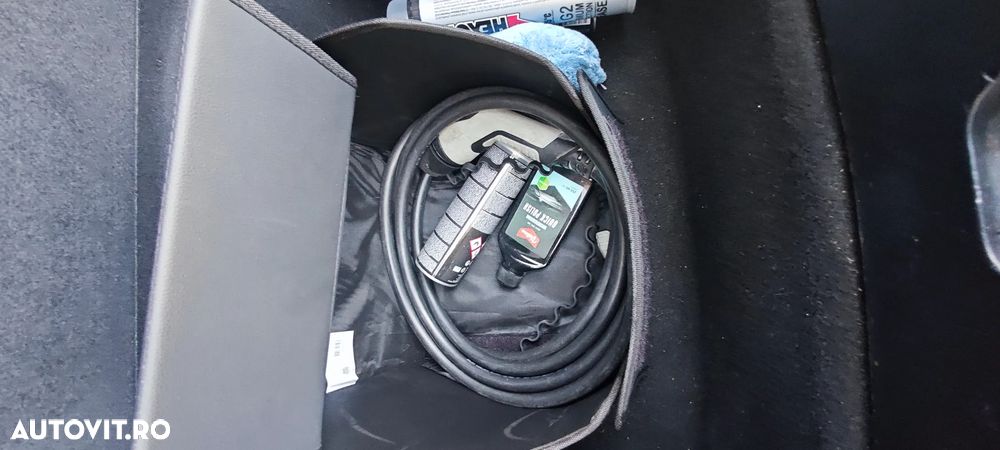 Tesla Model 3 Standard Reichweite Plus Hinterradantrieb - 12