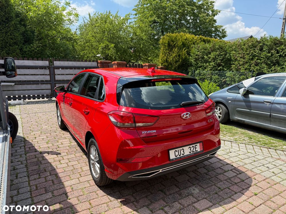 Hyundai i30 1.5 Intro - 7