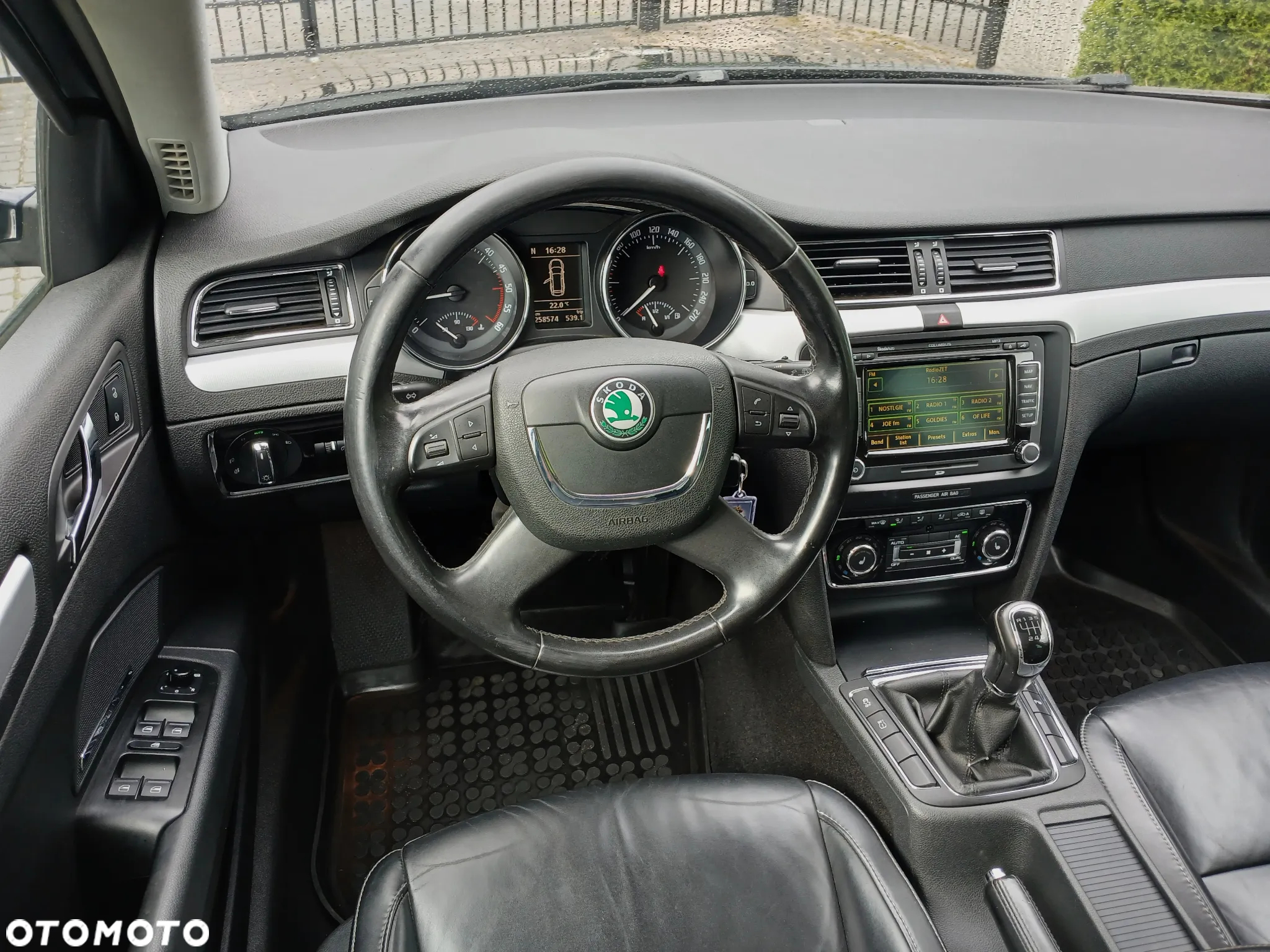 Skoda Superb 2.0 TDI Elegance - 32