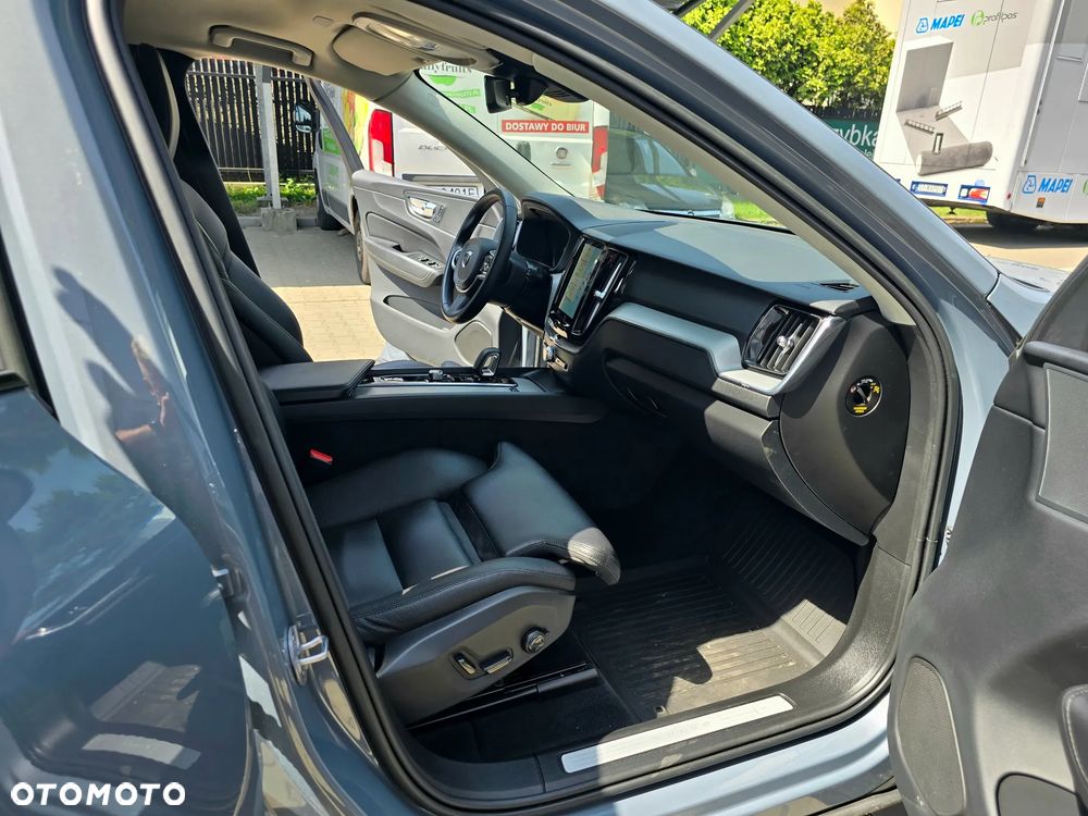 Volvo XC 60 ver-b4-d-plus-dark - 11