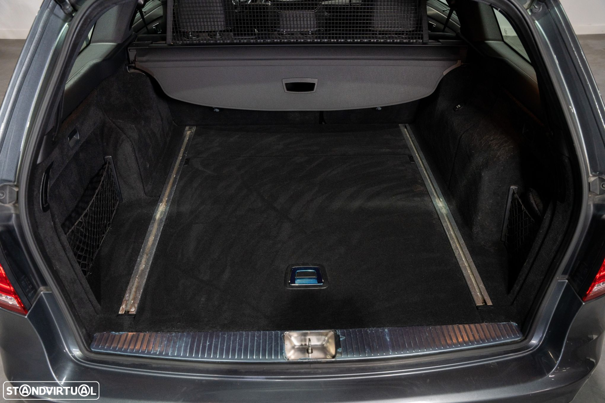 Mercedes-Benz E 250 BlueTEC Avantgarde Auto. - 17