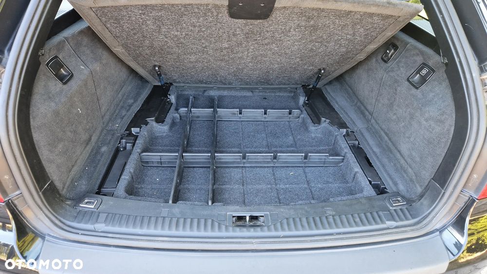 BMW Seria 5 525d - 12