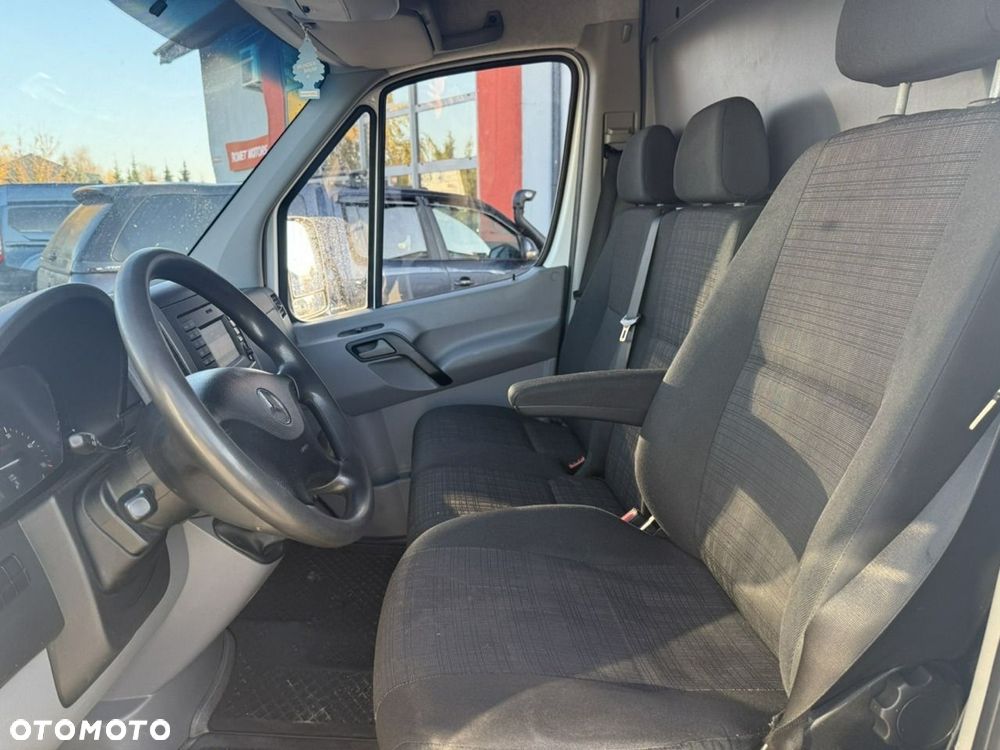 Mercedes-Benz Sprinter - 15