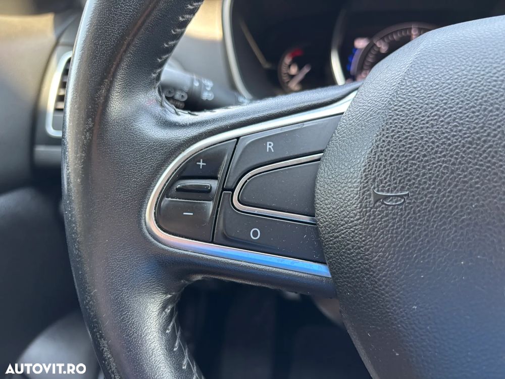 Renault Megane BLUE dCi 115 EDC BUSINESS EDITION - 20