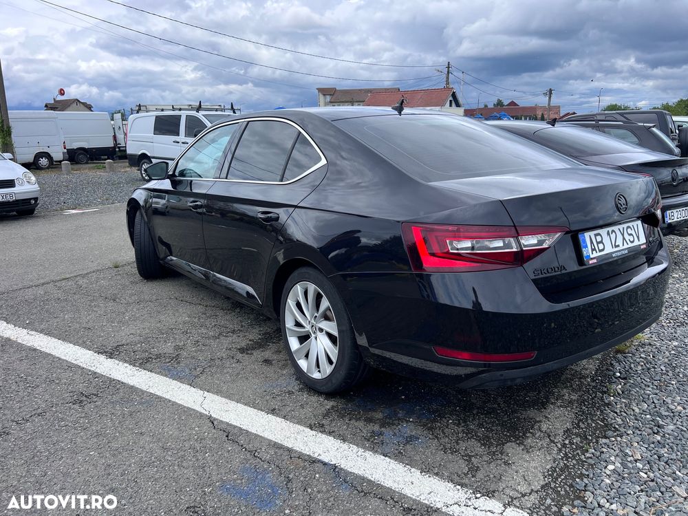 Skoda Superb 2.0 TDI DSG Style - 3
