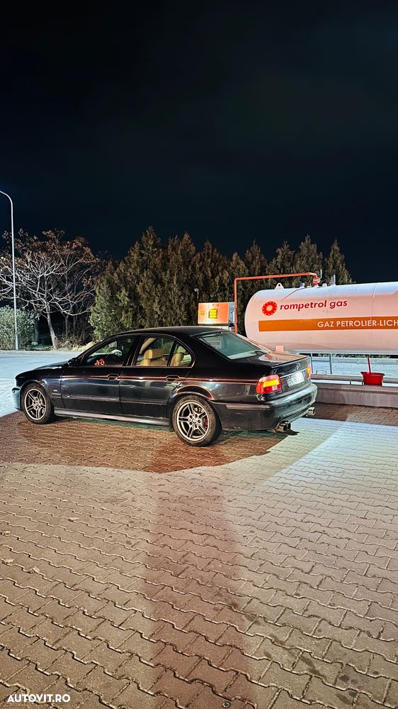 BMW Seria 5 525iA - 1