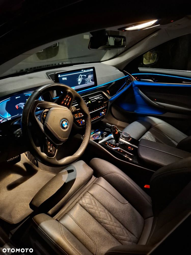 BMW Seria 5 530e Luxury Line sport - 16