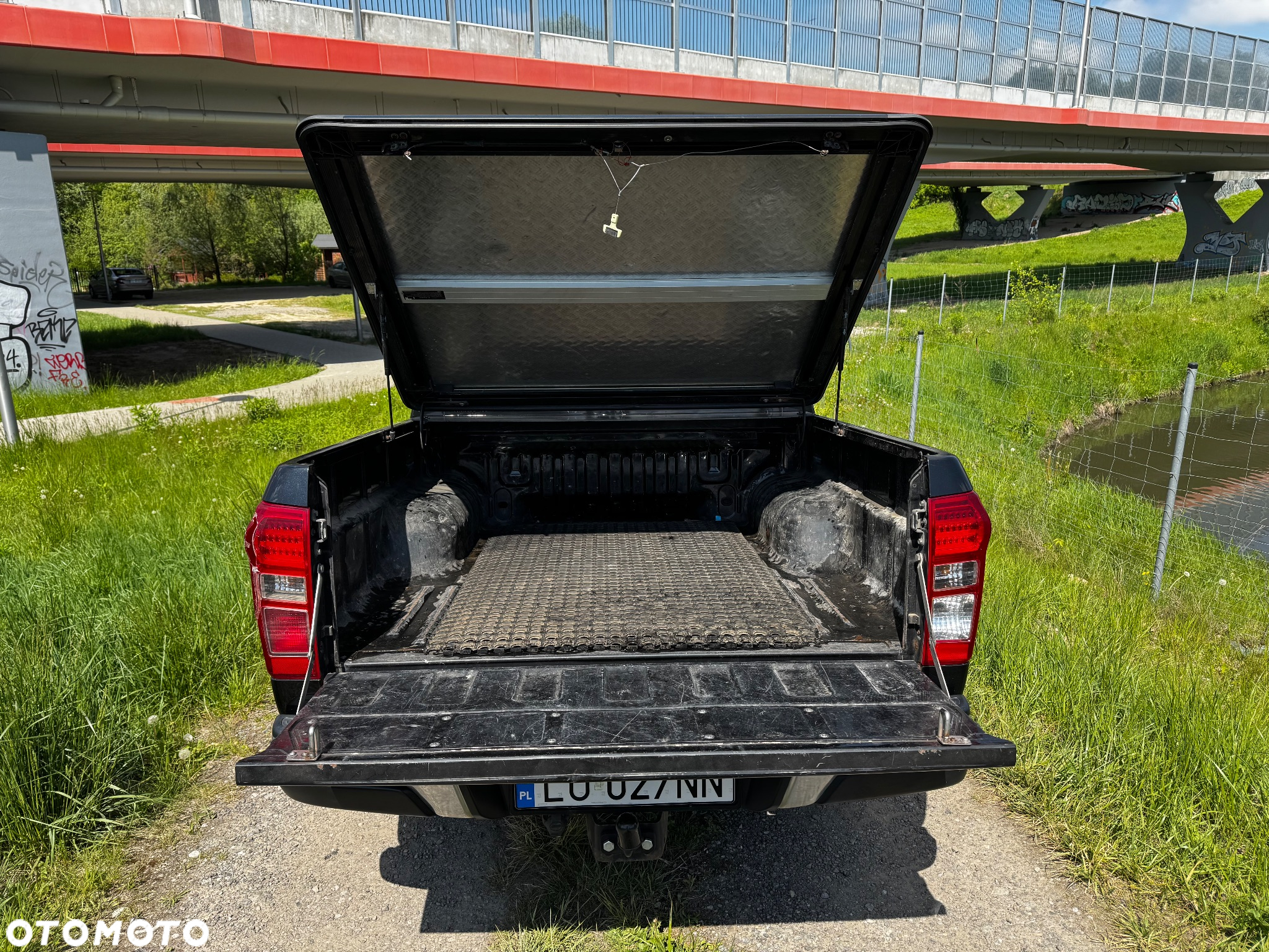 Isuzu D-Max 2.5 DC LS - 8