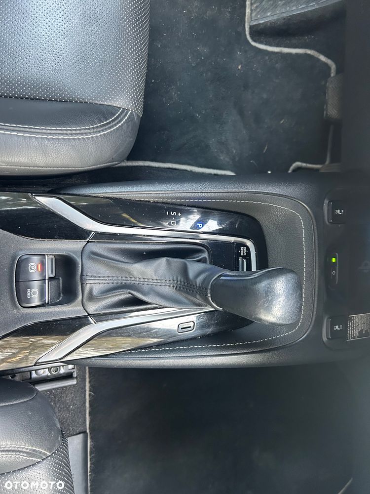 Toyota Corolla 2.0 Hybrid Executive - 27