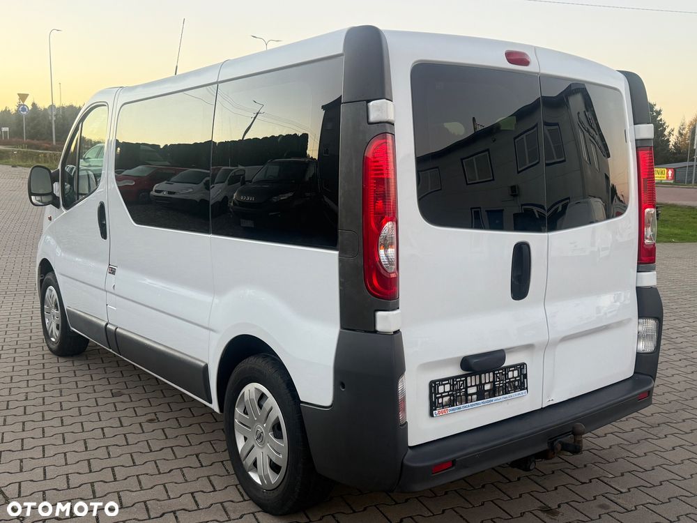 Opel Vivaro 2011 photo 4