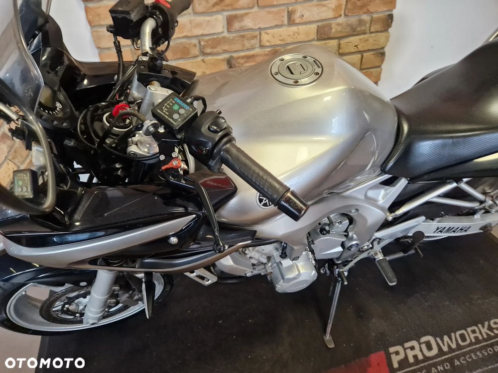 Yamaha FZ6 - 18