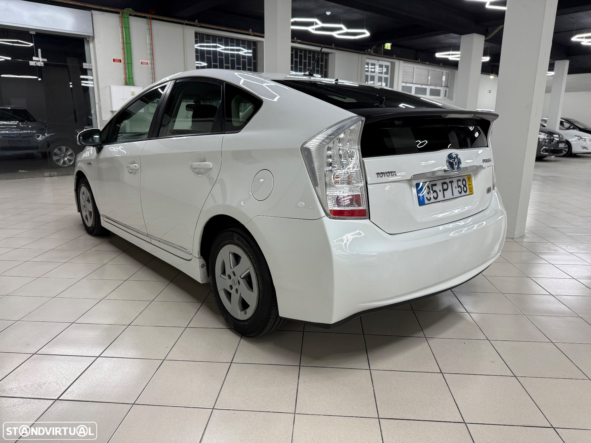 Toyota Prius 1.8 - 9