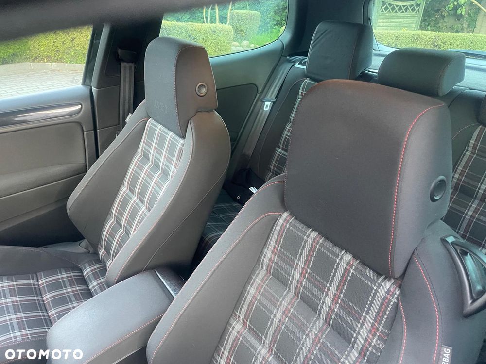Volkswagen Golf 2.0 GTI DSG - 12
