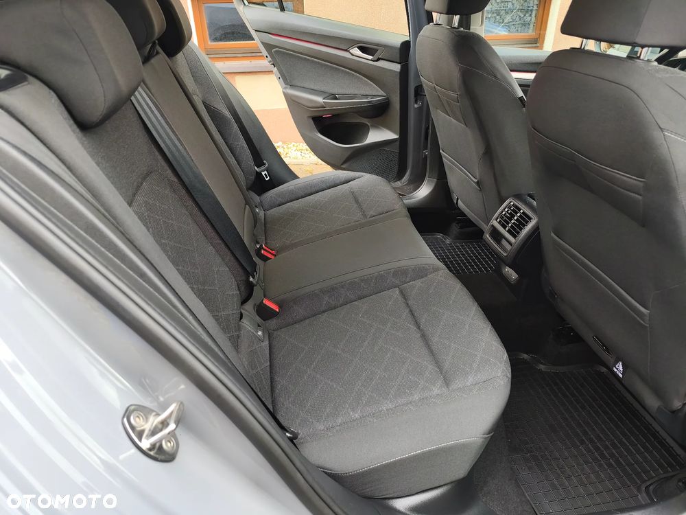 Volkswagen Golf 2.0 TDI SCR IQ.DRIVE - 23