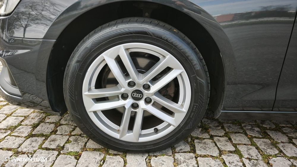 Audi A4 Avant 30 TDI S tronic - 9