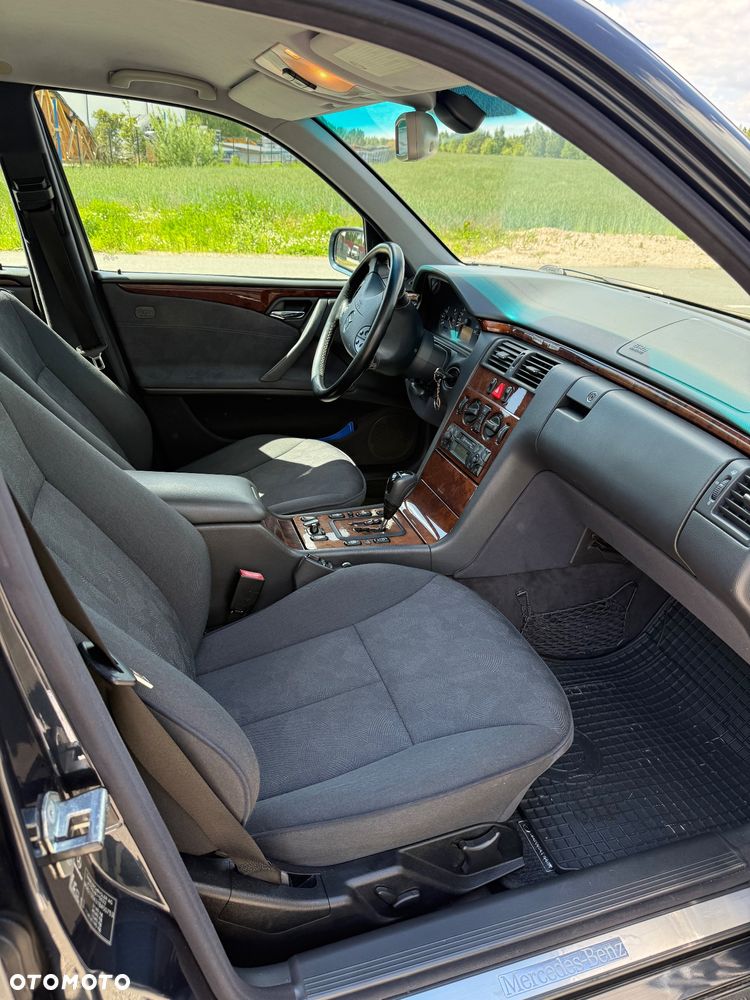 Mercedes-Benz Klasa E 280 T Elegance - 13