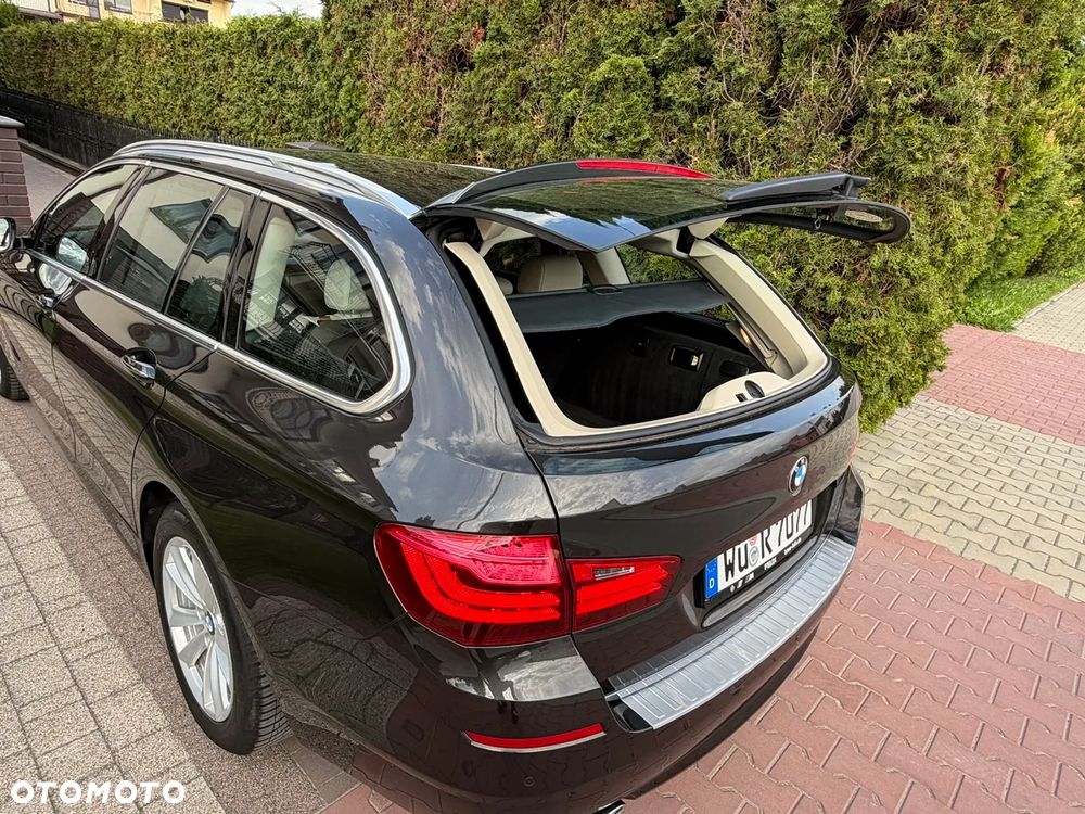 BMW Seria 5 525d Luxury Line - 29