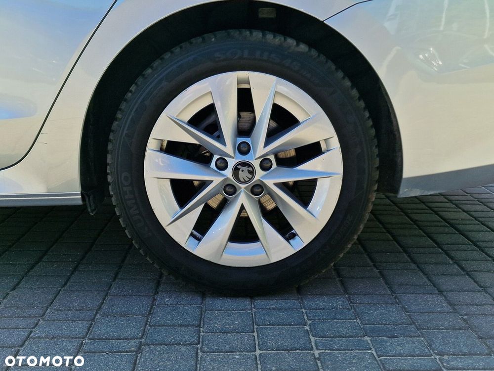 Skoda Octavia 1.5 TSI mHEV Selection DSG - 11