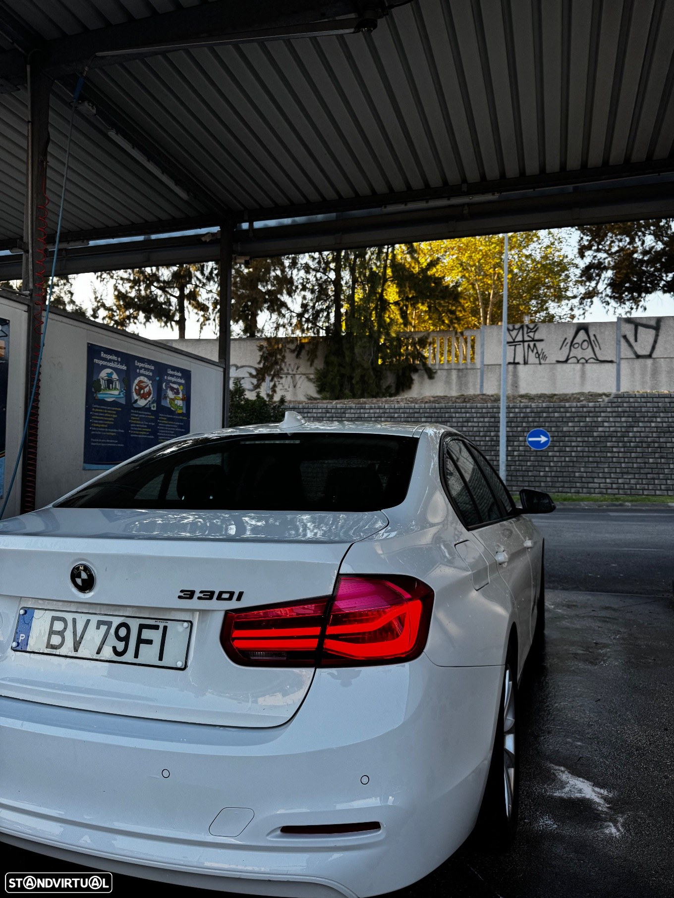 BMW 330 i Aut. Advantage - 6