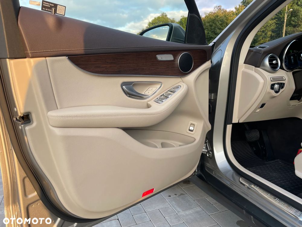 Mercedes-Benz GLC Coupe 300 de 4-Matic - 25
