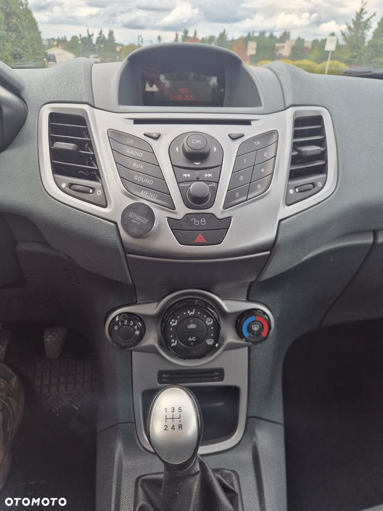Ford Fiesta - 8
