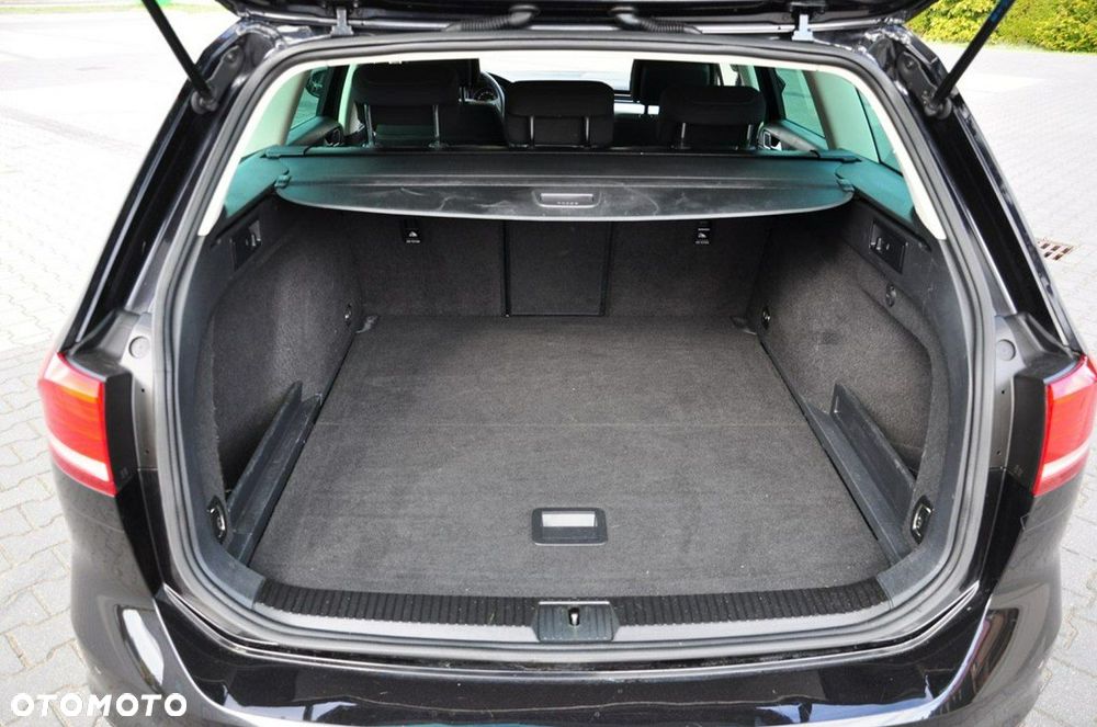 Volkswagen Passat Variant 2.0 TDI BMT Highline - 25