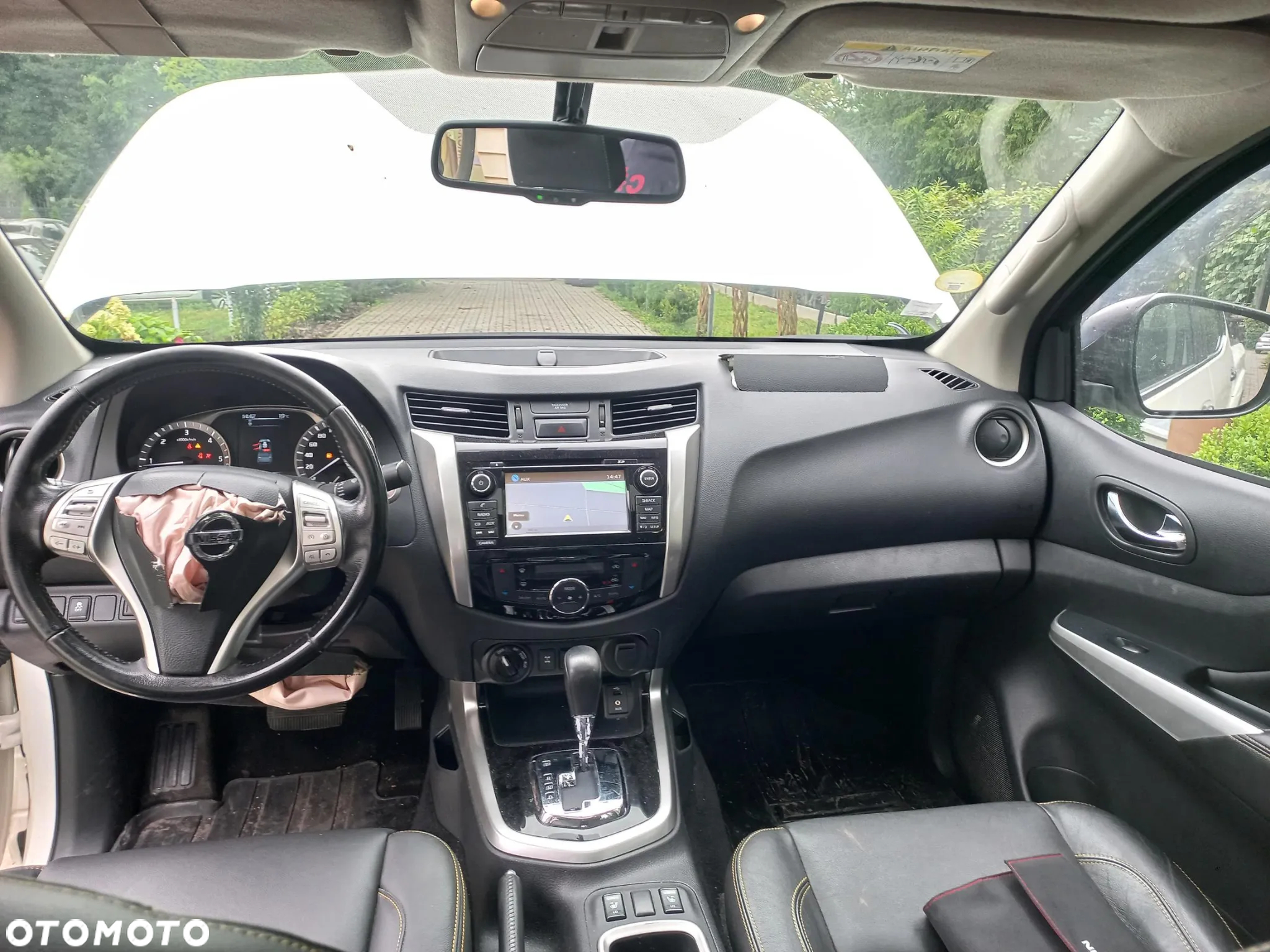 Nissan Navara DC 4x4 Autm Tekna - 8